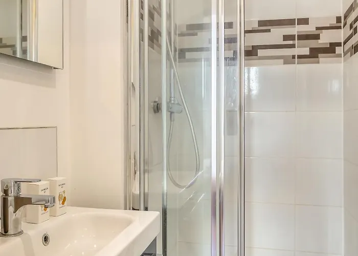 Roxane - Parking Prive Et Terrasse Rouen