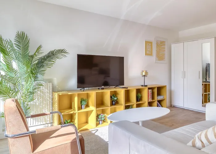 Roxane - Parking Prive Et Terrasse Rouen