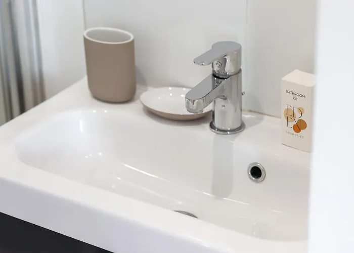 Roxane - Parking Prive Et Terrasse Rouen